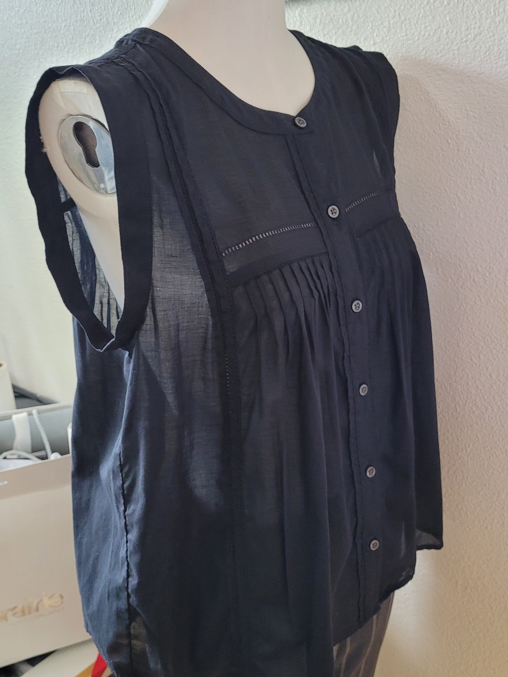 Banana Republic Black Picot Sleeveless Button-Front Pintuck Top - Picture 8 of 11